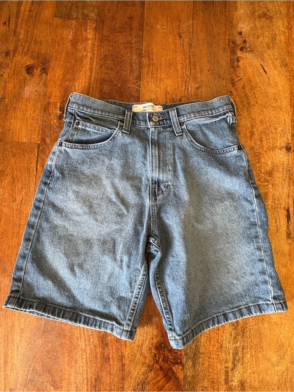 Hollister Men’s Baggy Jean Shorts Medium Wash Size 30 Jorts